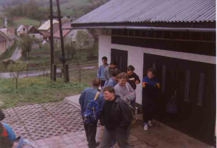 If picture is not shown here, it probably doesnot exist for this quality ... (choose another quality)