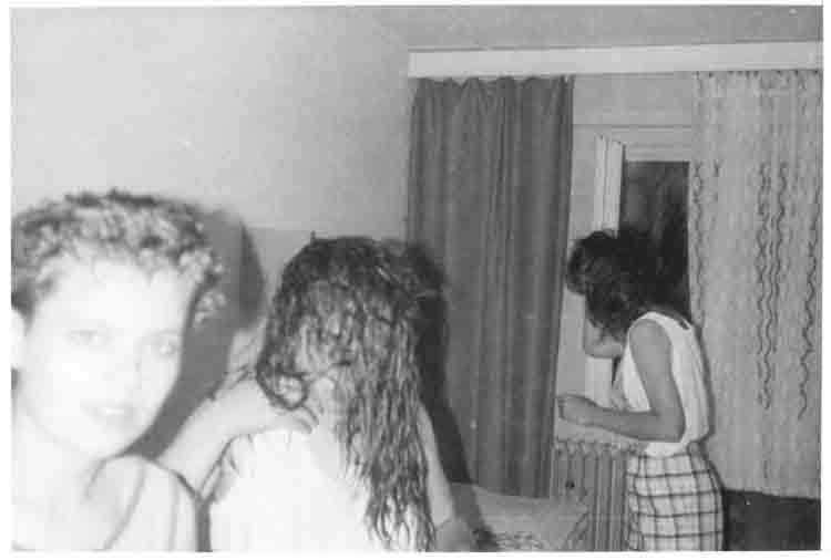 If picture is not shown here, it probably doesnot exist for this quality ... (choose another quality)