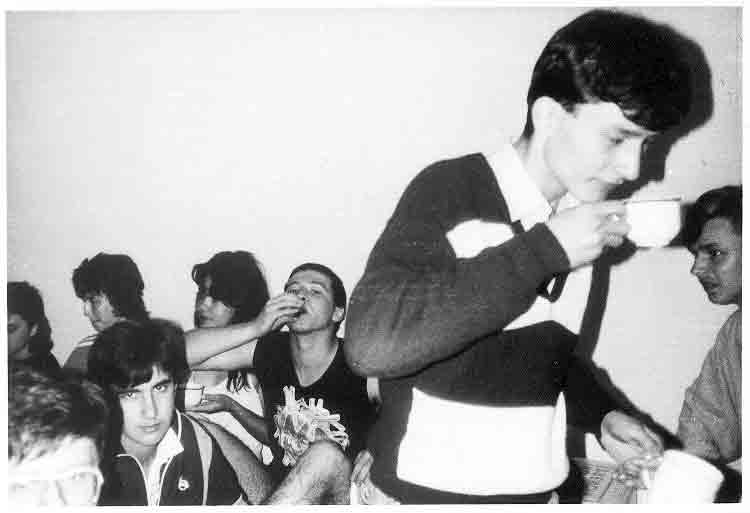 If picture is not shown here, it probably doesnot exist for this quality ... (choose another quality)