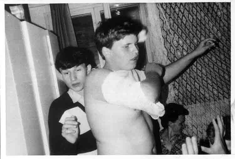 If picture is not shown here, it probably doesnot exist for this quality ... (choose another quality)