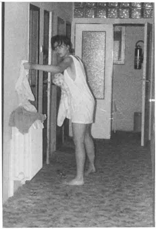 If picture is not shown here, it probably doesnot exist for this quality ... (choose another quality)