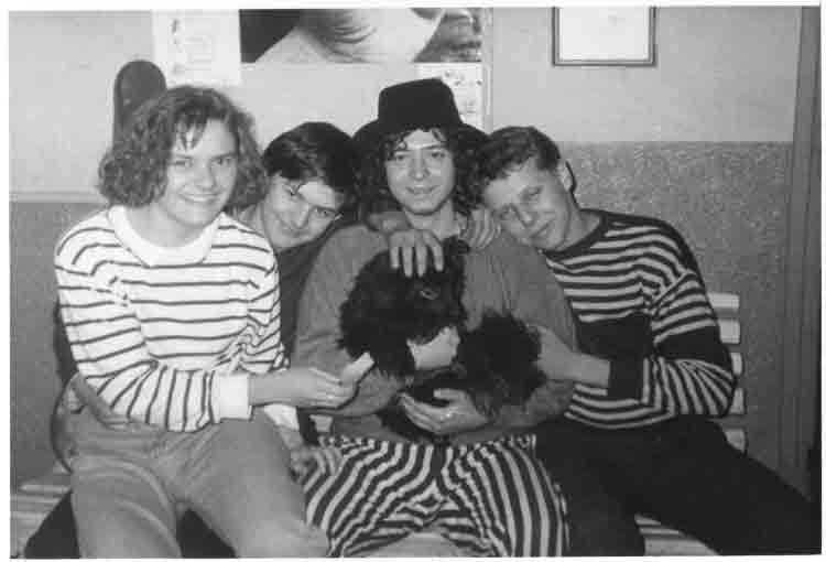 If picture is not shown here, it probably doesnot exist for this quality ... (choose another quality)