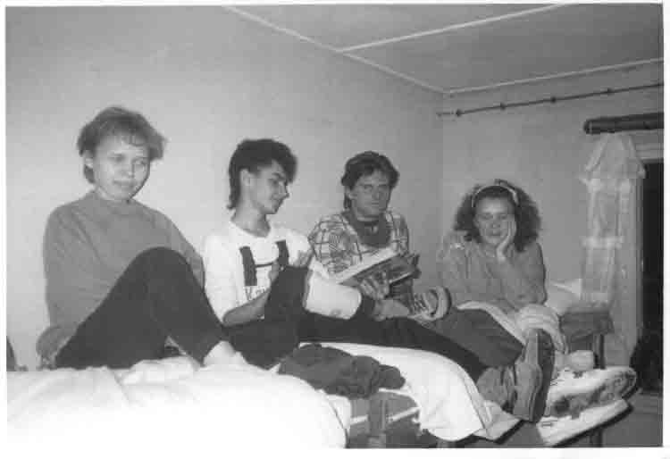 If picture is not shown here, it probably doesnot exist for this quality ... (choose another quality)