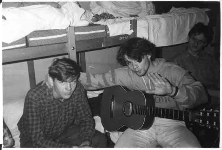 If picture is not shown here, it probably doesnot exist for this quality ... (choose another quality)