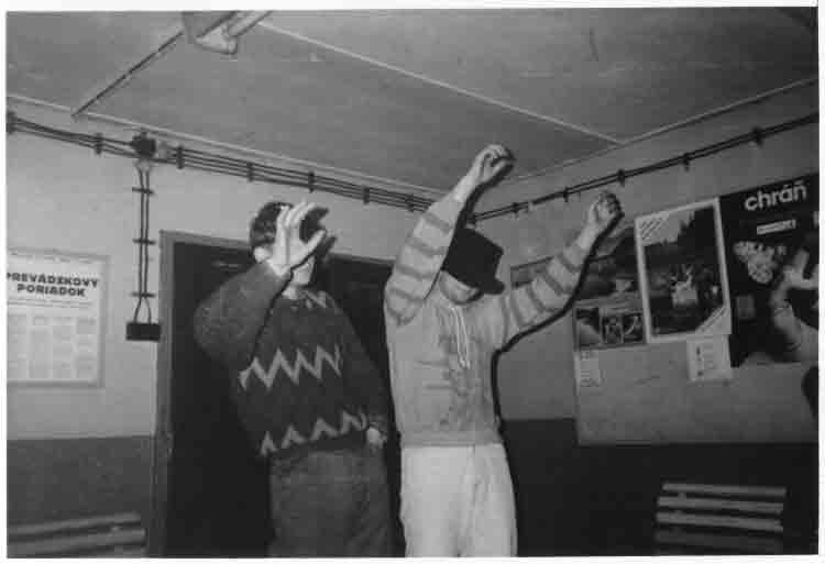 If picture is not shown here, it probably doesnot exist for this quality ... (choose another quality)