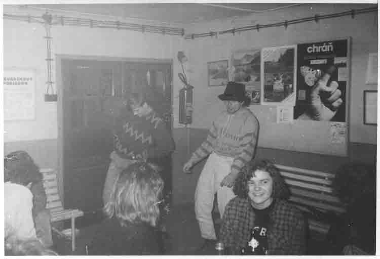 If picture is not shown here, it probably doesnot exist for this quality ... (choose another quality)