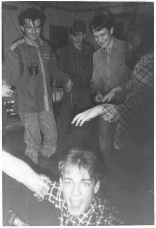 If picture is not shown here, it probably doesnot exist for this quality ... (choose another quality)