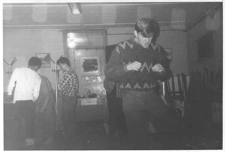 If picture is not shown here, it probably doesnot exist for this quality ... (choose another quality)