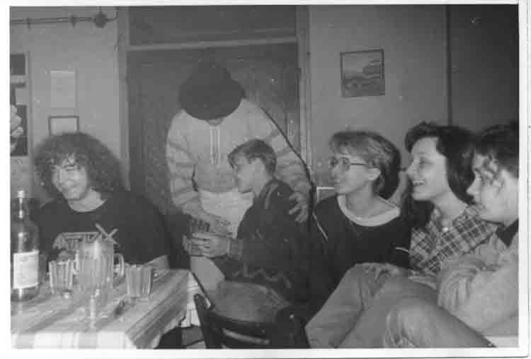 If picture is not shown here, it probably doesnot exist for this quality ... (choose another quality)