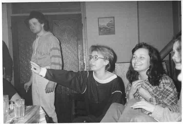 If picture is not shown here, it probably doesnot exist for this quality ... (choose another quality)