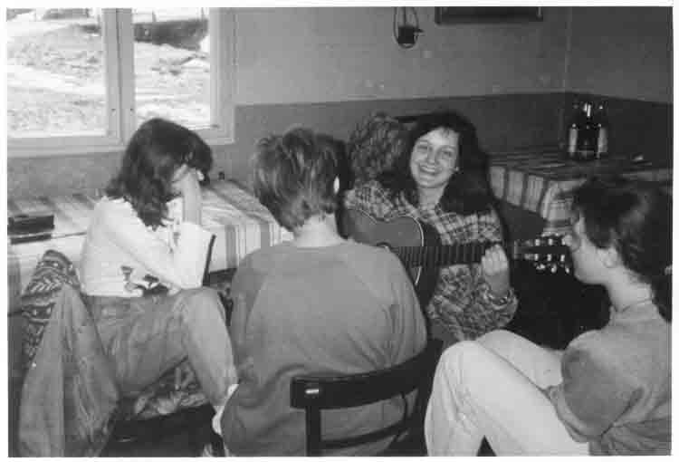 If picture is not shown here, it probably doesnot exist for this quality ... (choose another quality)