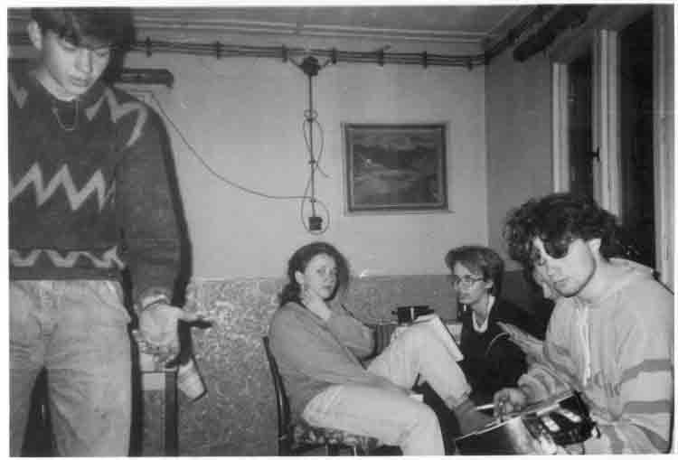 If picture is not shown here, it probably doesnot exist for this quality ... (choose another quality)