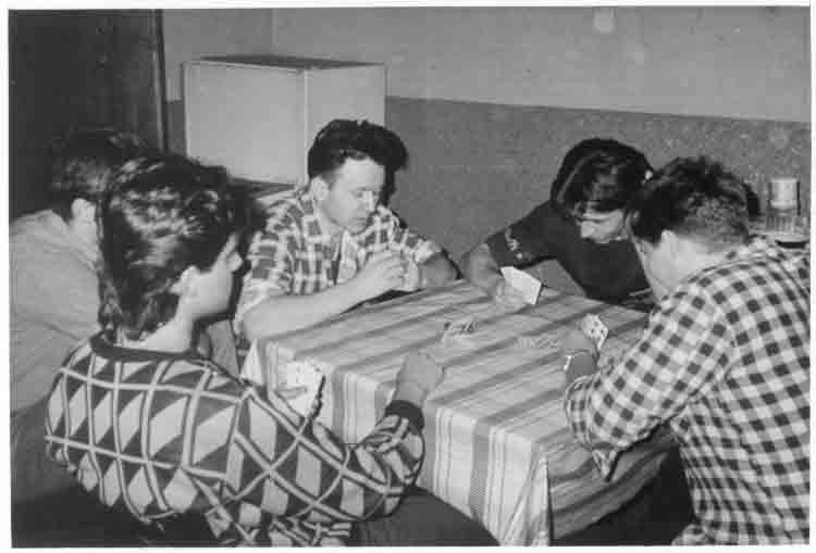 If picture is not shown here, it probably doesnot exist for this quality ... (choose another quality)