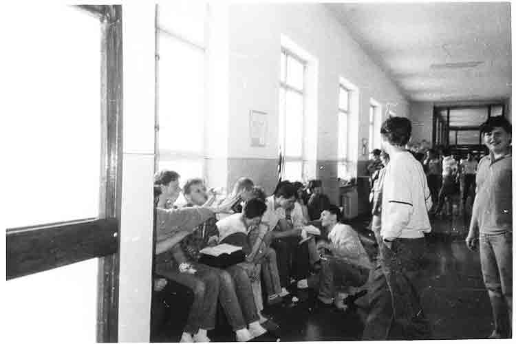 If picture is not shown here, it probably doesnot exist for this quality ... (choose another quality)