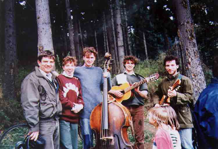 If picture is not shown here, it probably doesnot exist for this quality ... (choose another quality)