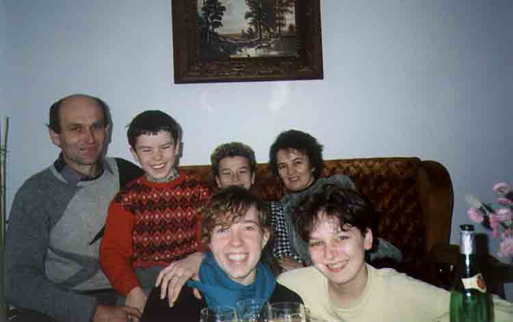 If picture is not shown here, it probably doesnot exist for this quality ... (choose another quality)