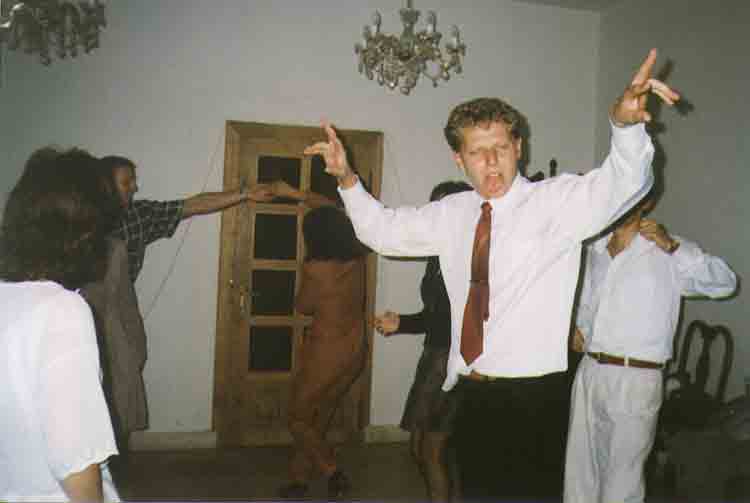 If picture is not shown here, it probably doesnot exist for this quality ... (choose another quality)