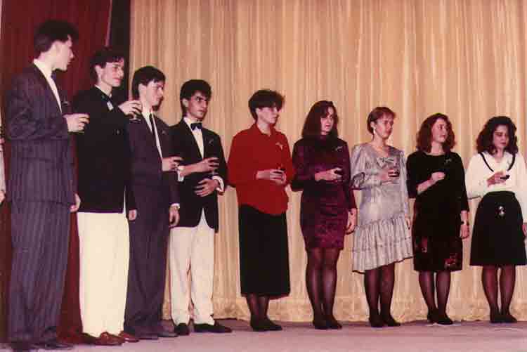 If picture is not shown here, it probably doesnot exist for this quality ... (choose another quality)