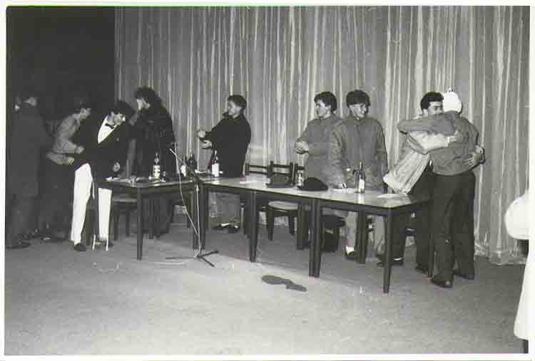 If picture is not shown here, it probably doesnot exist for this quality ... (choose another quality)