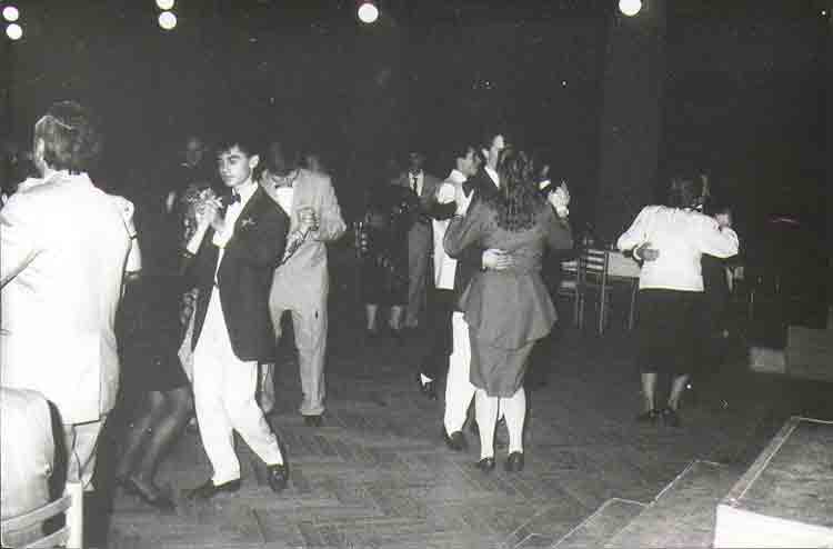 If picture is not shown here, it probably doesnot exist for this quality ... (choose another quality)