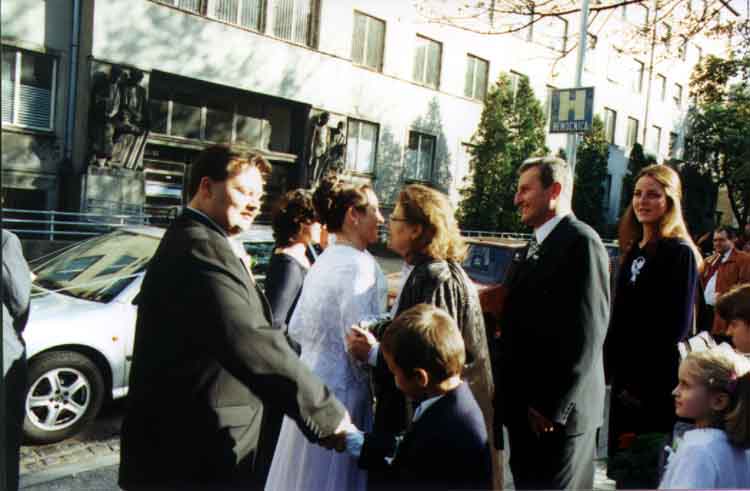 If picture is not shown here, it probably doesnot exist for this quality ... (choose another quality)