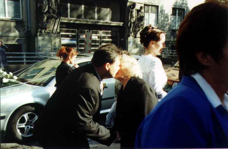 If picture is not shown here, it probably doesnot exist for this quality ... (choose another quality)