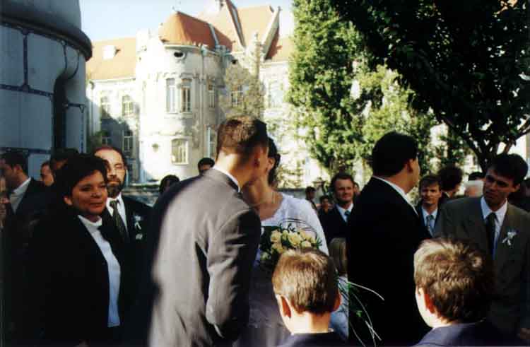 If picture is not shown here, it probably doesnot exist for this quality ... (choose another quality)