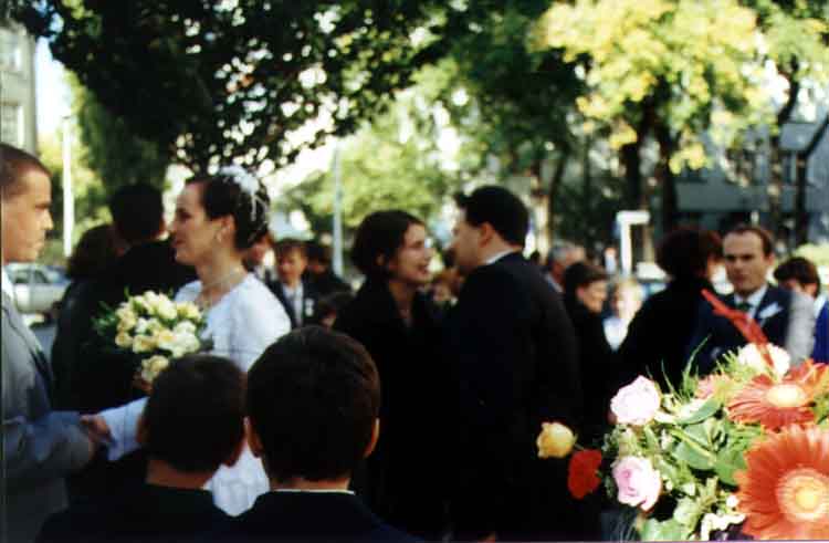 If picture is not shown here, it probably doesnot exist for this quality ... (choose another quality)