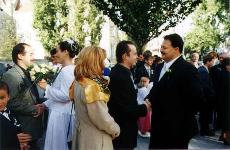 If picture is not shown here, it probably doesnot exist for this quality ... (choose another quality)