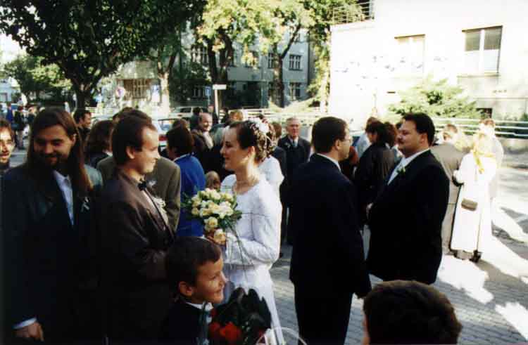 If picture is not shown here, it probably doesnot exist for this quality ... (choose another quality)