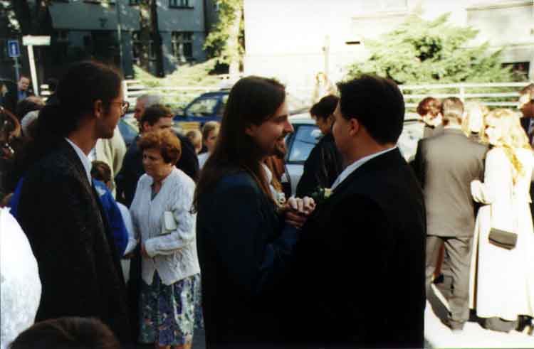 If picture is not shown here, it probably doesnot exist for this quality ... (choose another quality)