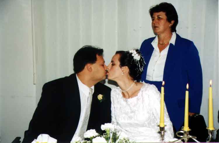 If picture is not shown here, it probably doesnot exist for this quality ... (choose another quality)