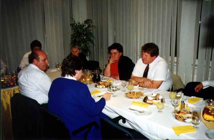 If picture is not shown here, it probably doesnot exist for this quality ... (choose another quality)