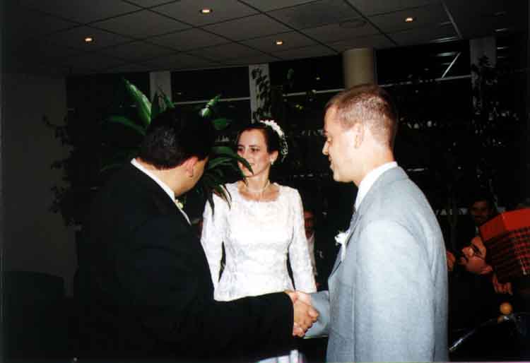 If picture is not shown here, it probably doesnot exist for this quality ... (choose another quality)