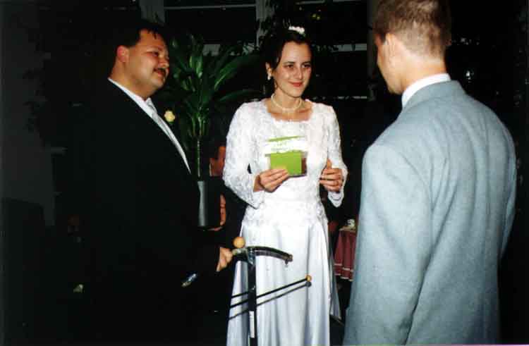 If picture is not shown here, it probably doesnot exist for this quality ... (choose another quality)