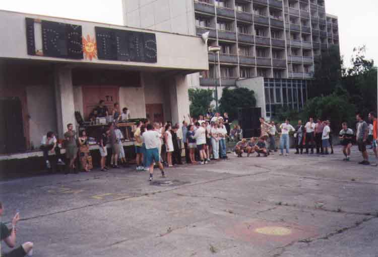 If picture is not shown here, it probably doesnot exist for this quality ... (choose another quality)