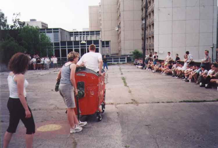 If picture is not shown here, it probably doesnot exist for this quality ... (choose another quality)